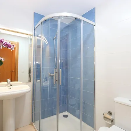 - La Perla C004 アパート