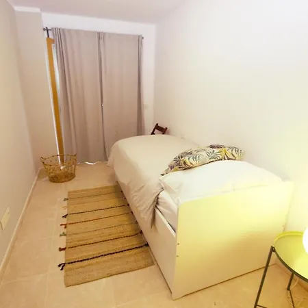 - La Perla C004 アパート