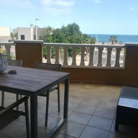 - La Perla C004 *